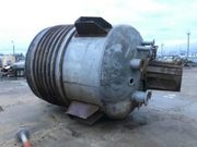 Реактор нержавеющий,  объем -10 куб.м.,   рубашка,  мешалка